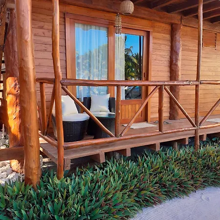 Palmeras De Mahahual Cabanas Exterior photo