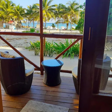 Palmeras De Mahahual Cabanas Exterior photo